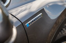 Honda CR-V Hybrid badge